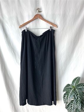 Liz Claiborne Black with White Pin Dot Midi Skirt